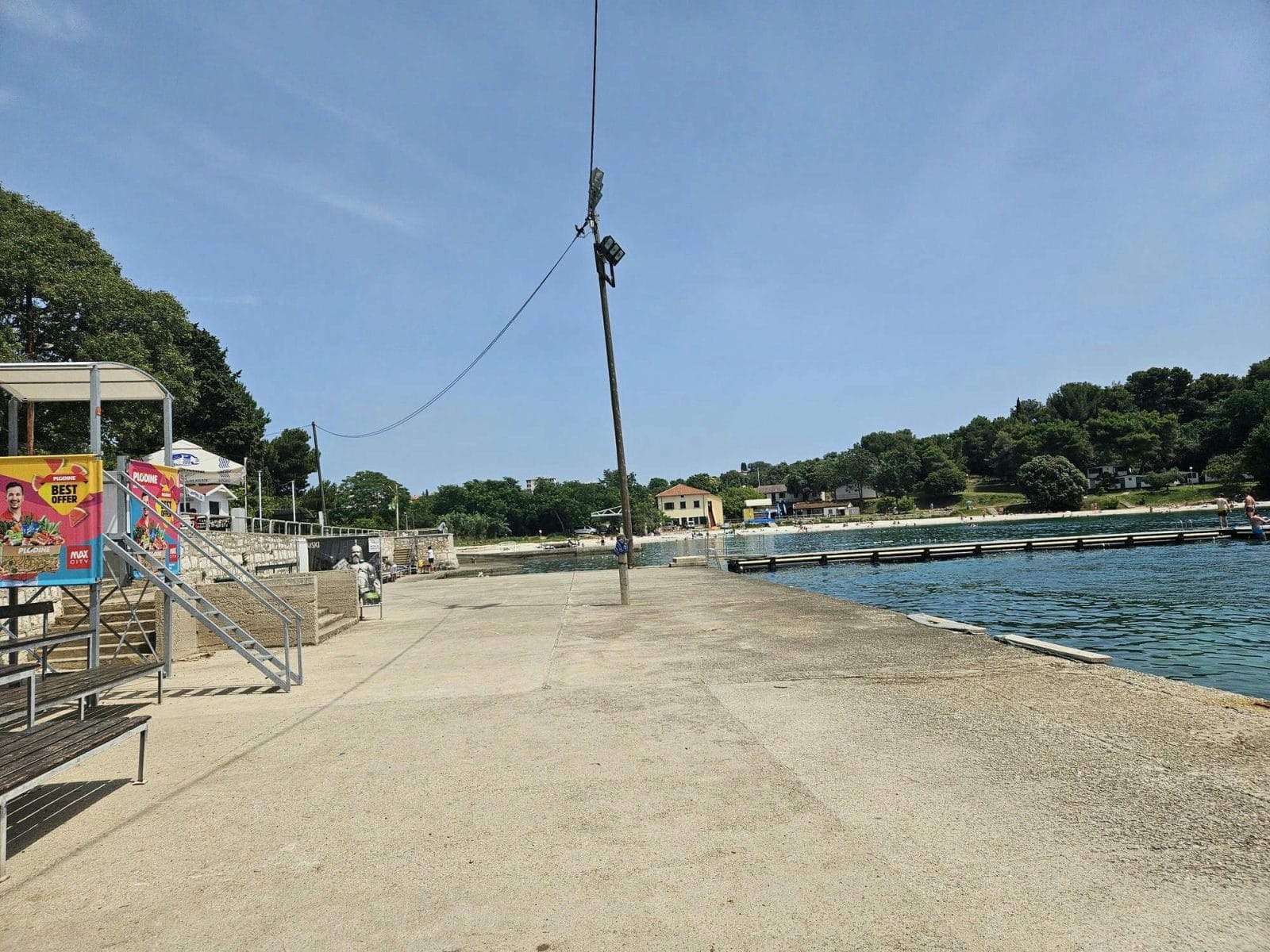 Mornar Beach