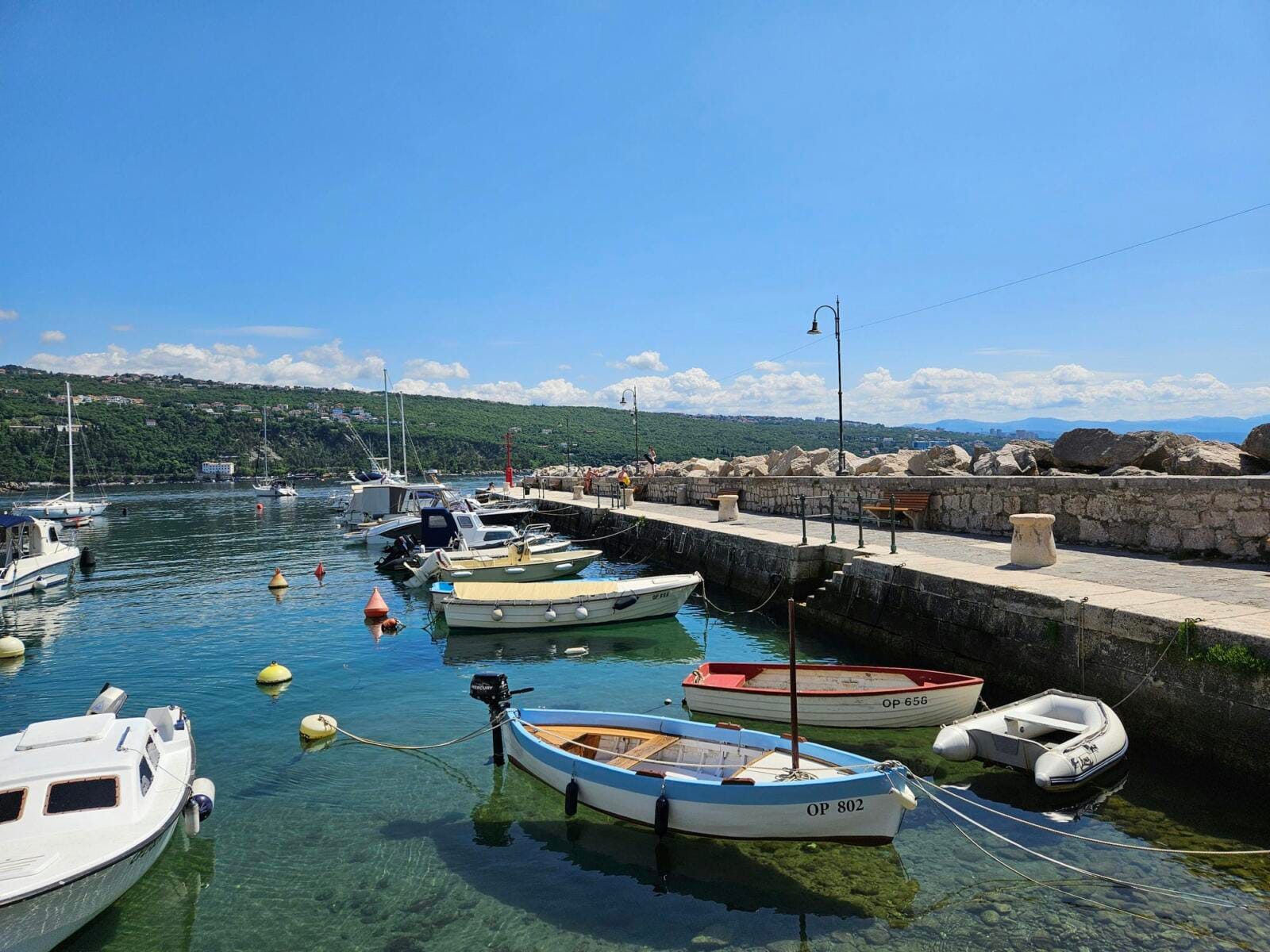 Volosko lučica Sea Wall