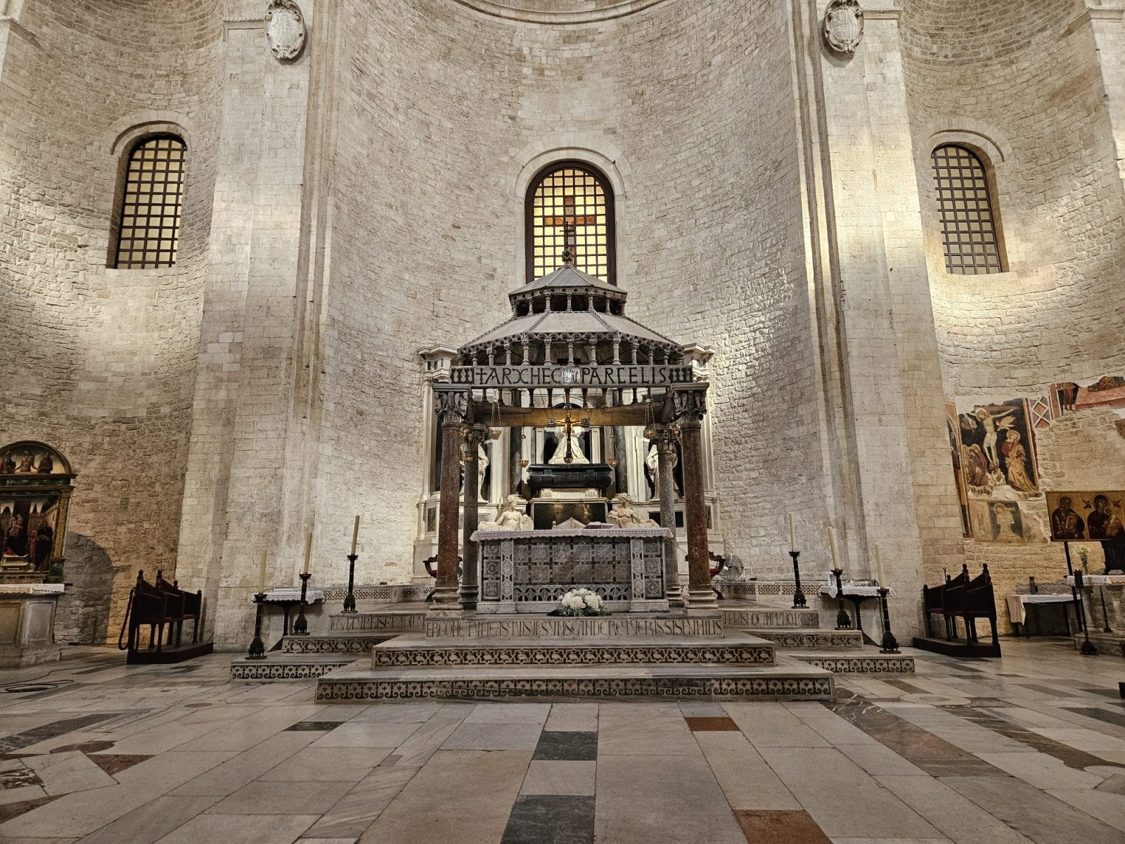 Basilica of Saint Nicholas Altar