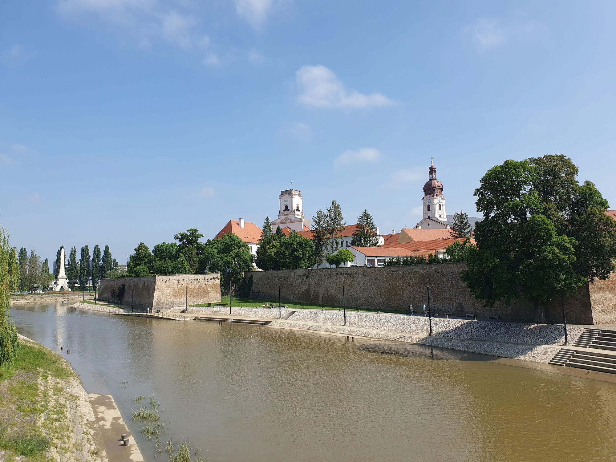 River & Gyor Castle
