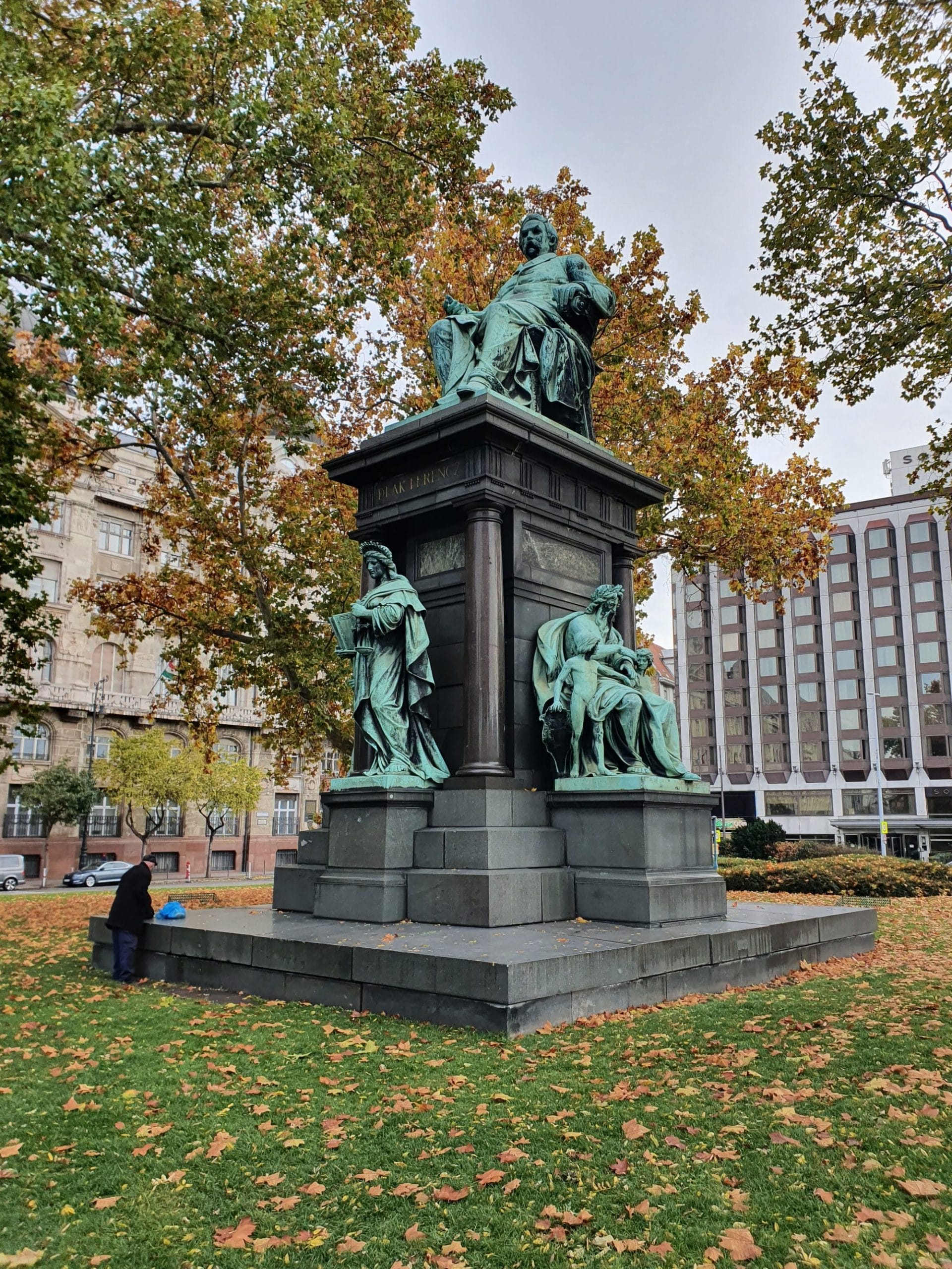 Statue Stephen Szechenyi Square
