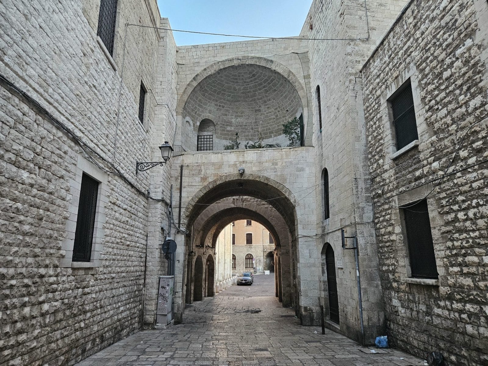arco della corte del catapano