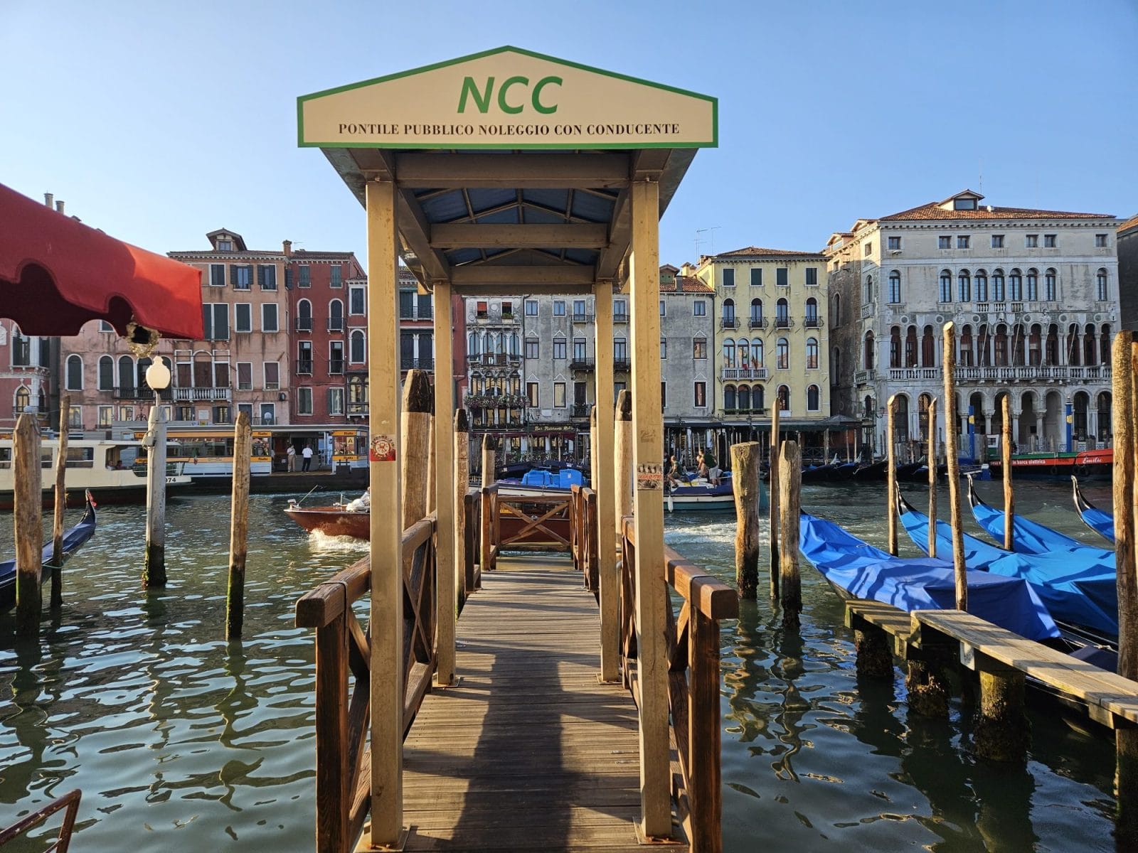 Jetty on the grand canal