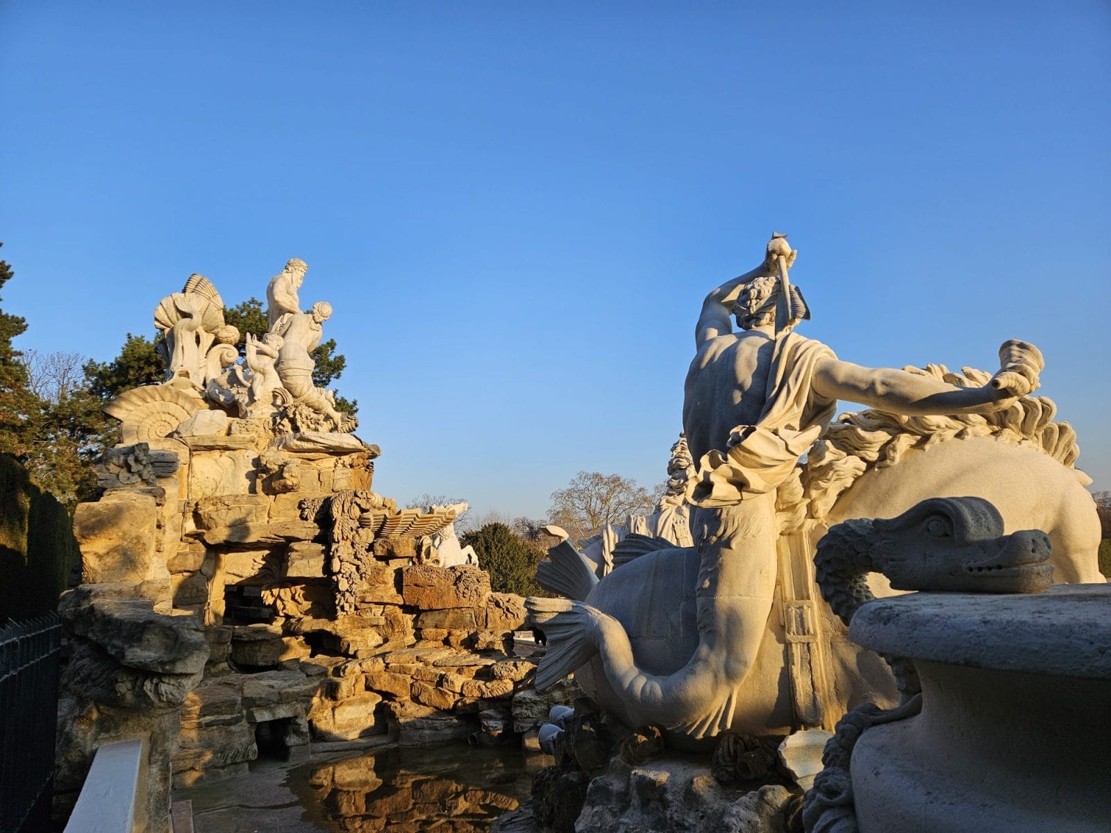 Neptune Fountain details