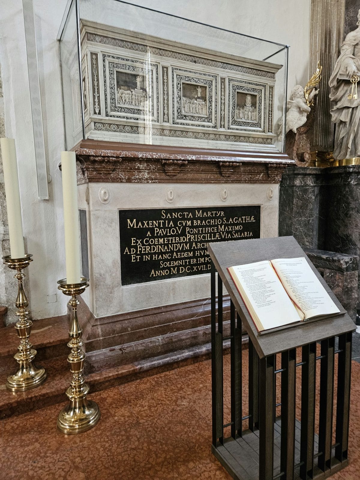 Graz Cathedral Features