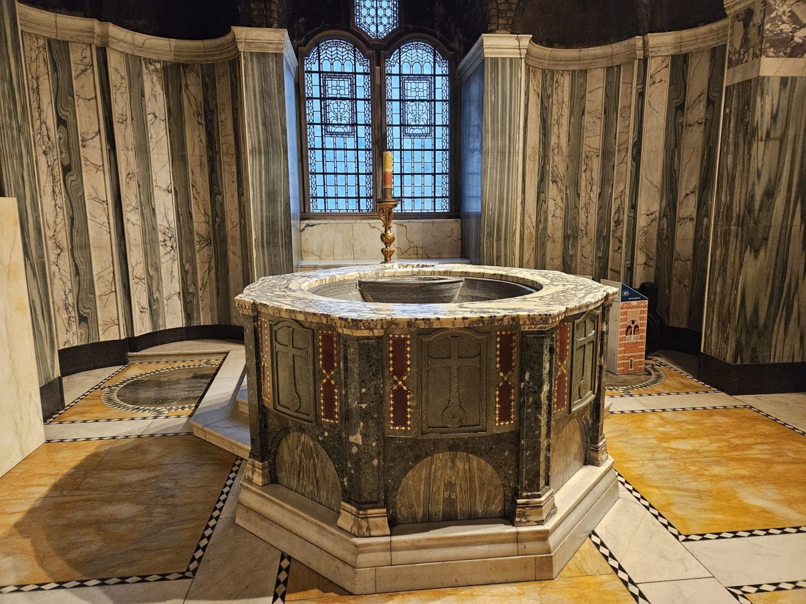 Westminster Cathedral - Font