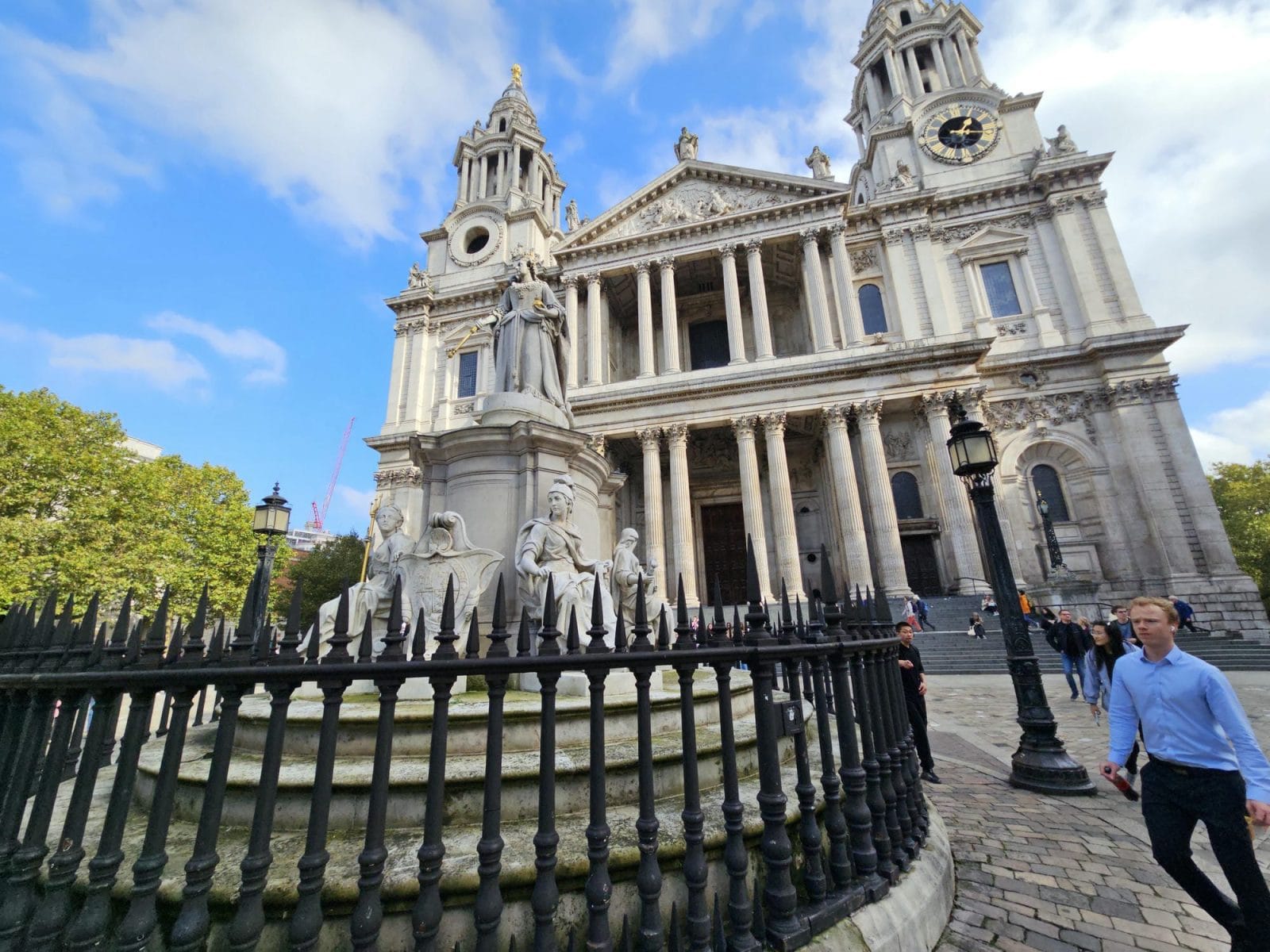 Queen Anne statue St Pauls Cathedral