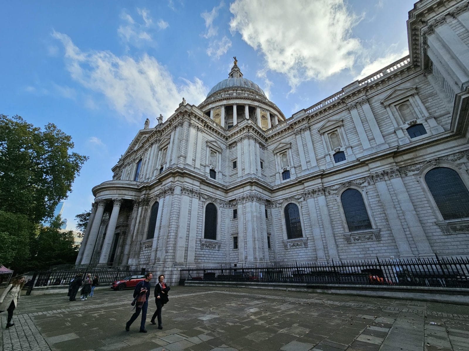 Side View St Pauls