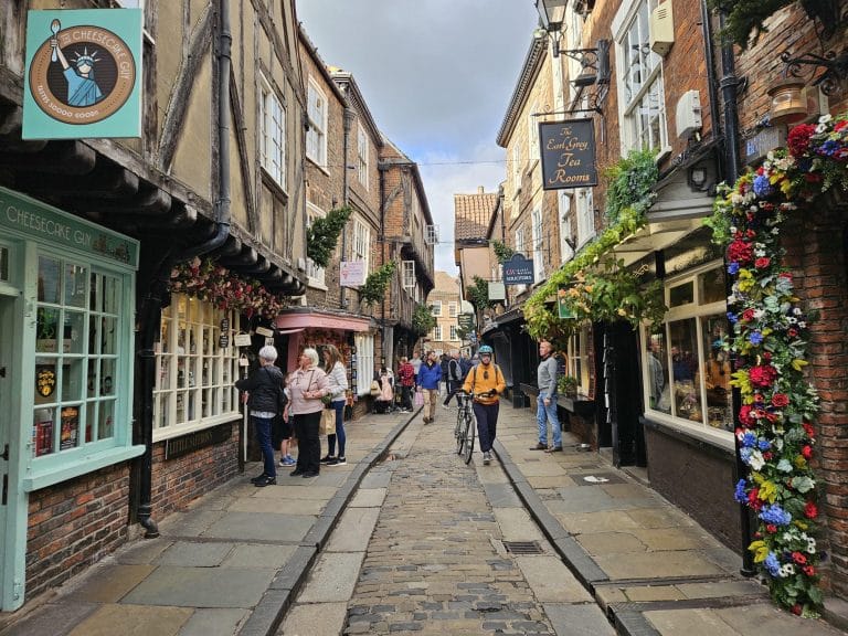 Sightseeing Shambles