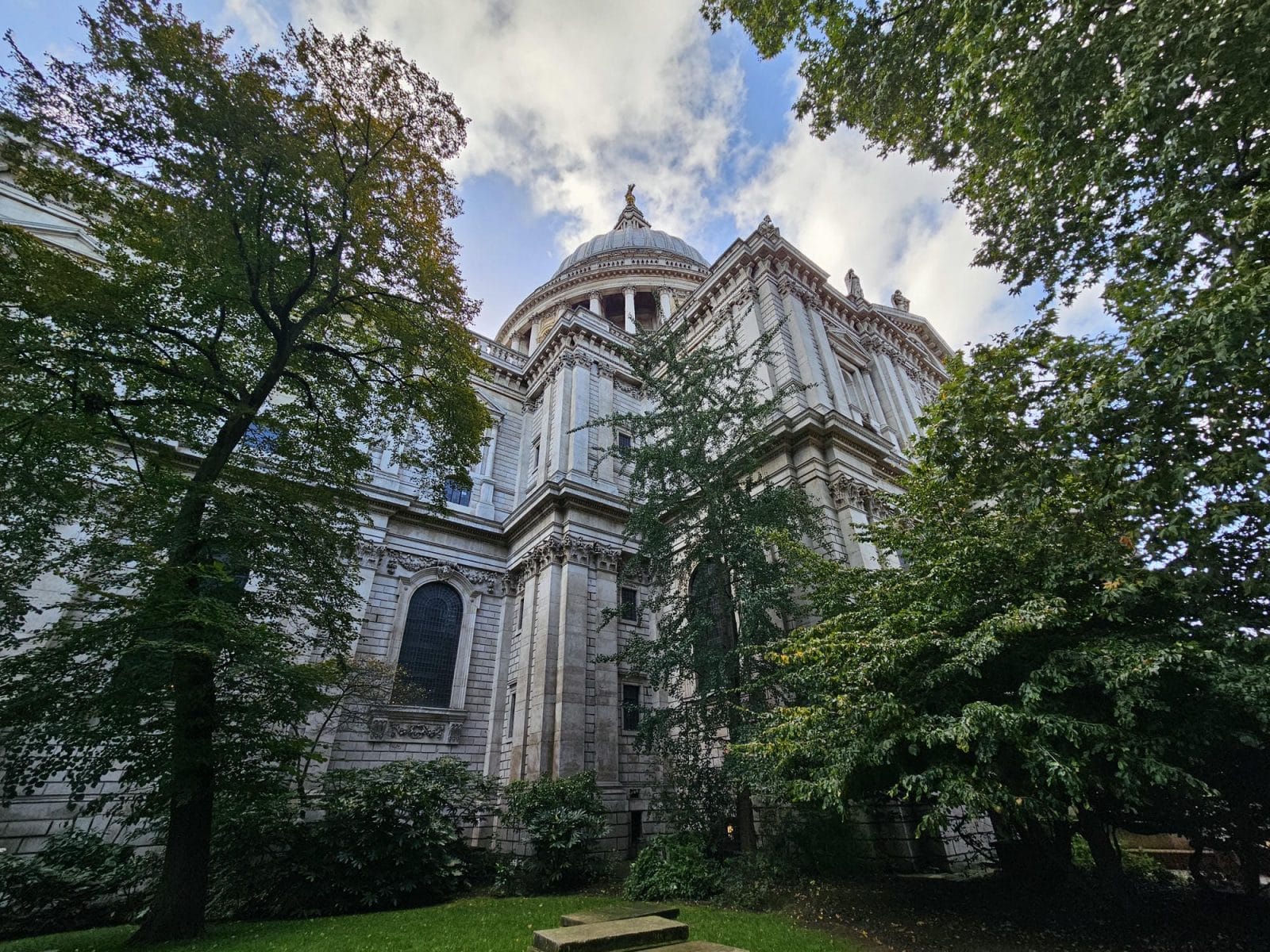 St Pauls Churchyard