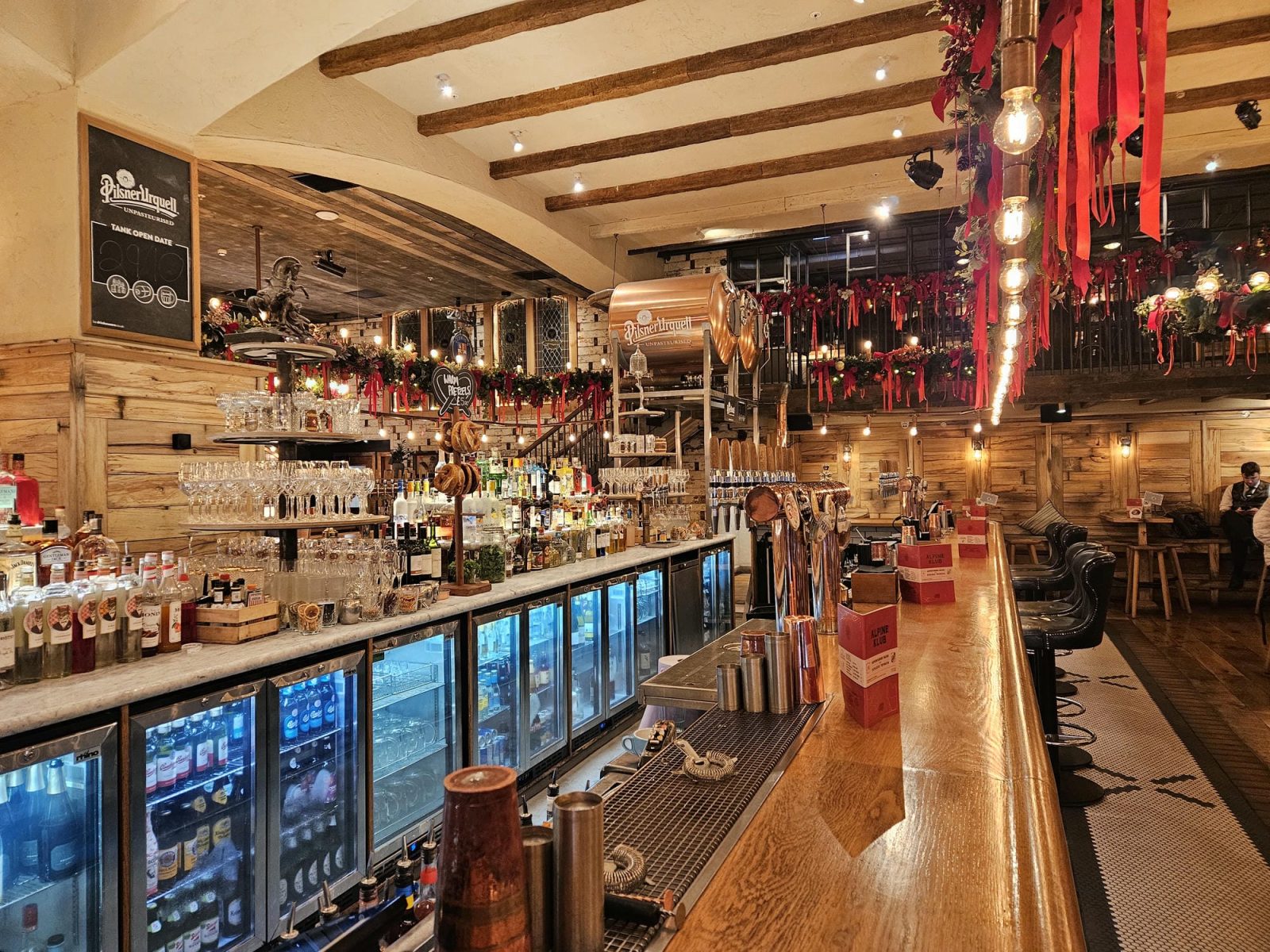 Albert's Schloss Bar