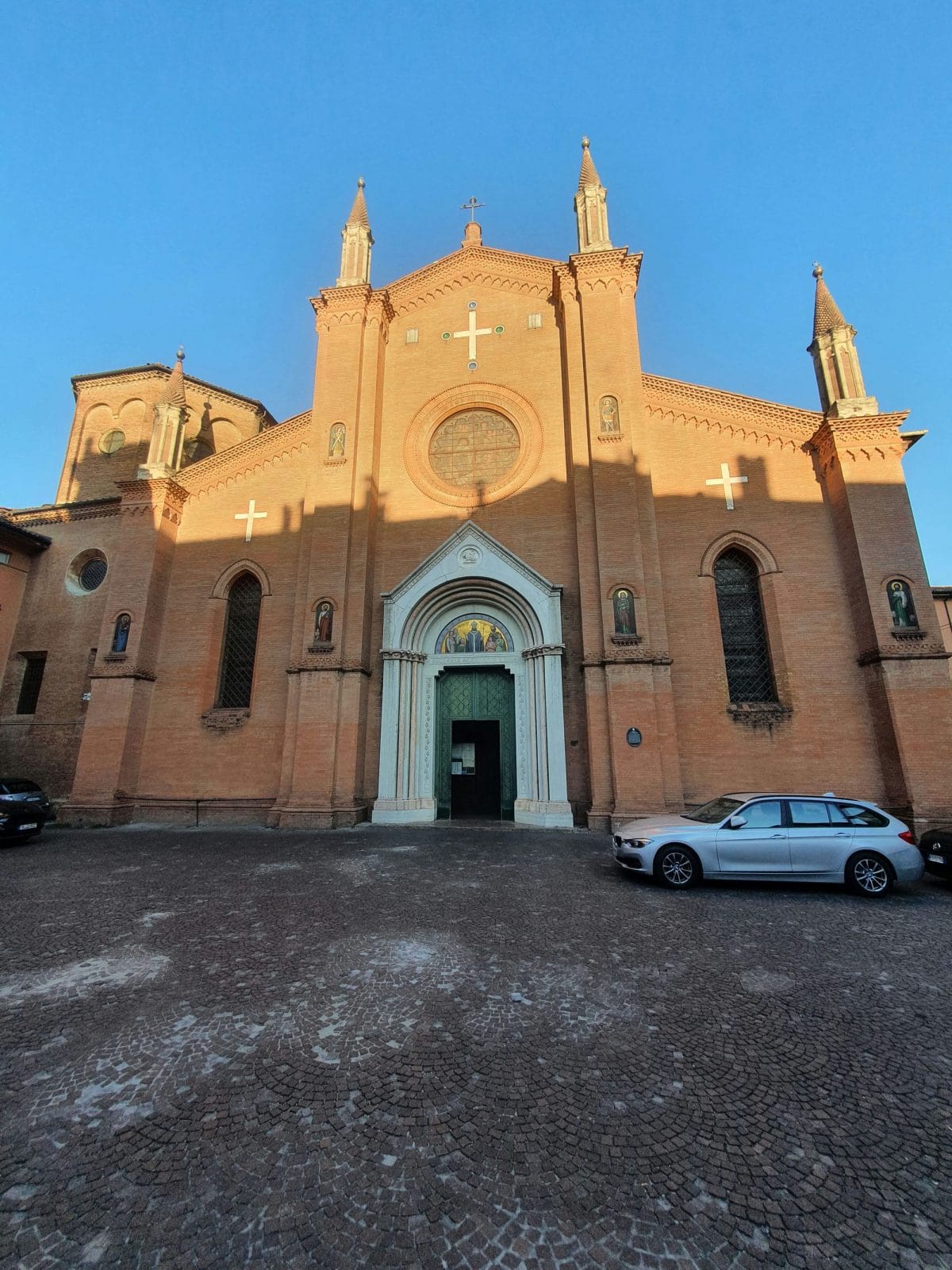 Basilica di San Martino outside