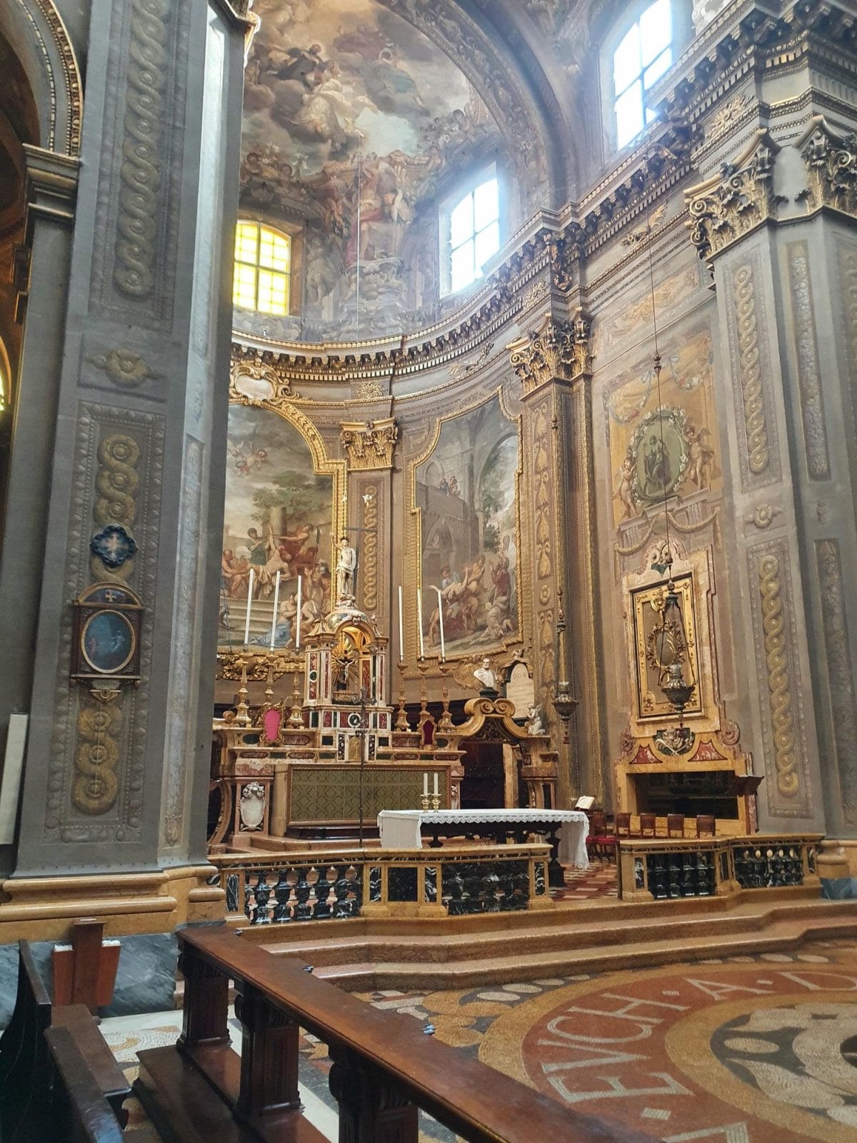 Church of Saints Bartholomew and Cajetan altar