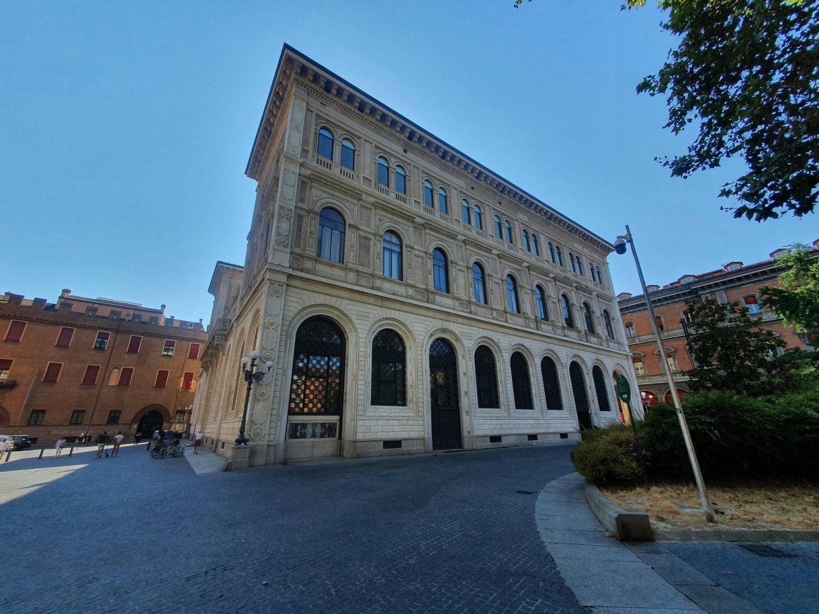 Piazza Minghetti Bologna