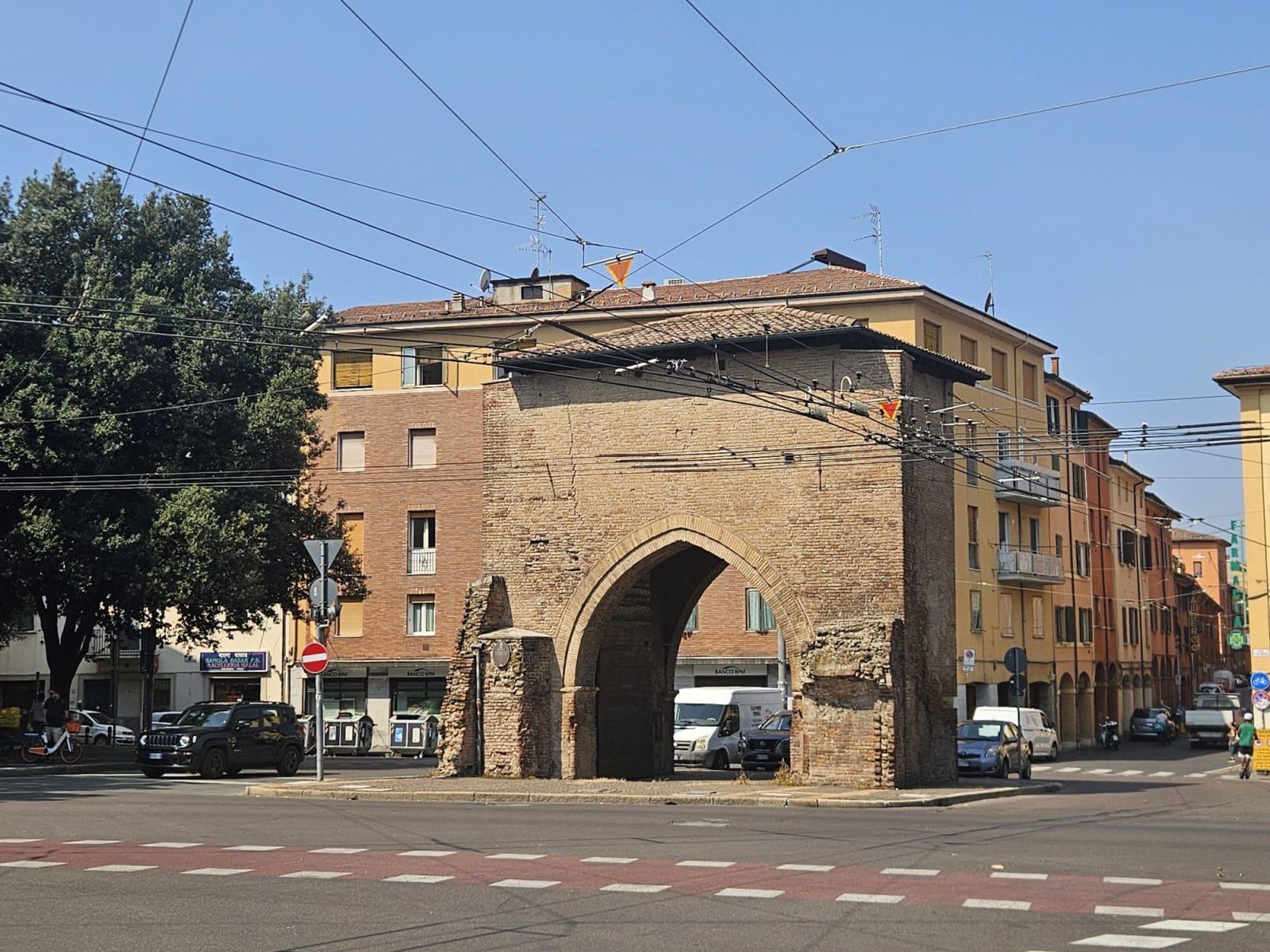 Porta San Vitale
