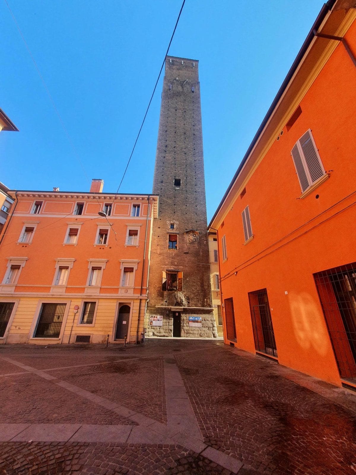 Torre dei Prendiparte o Torre Coronata Bologna