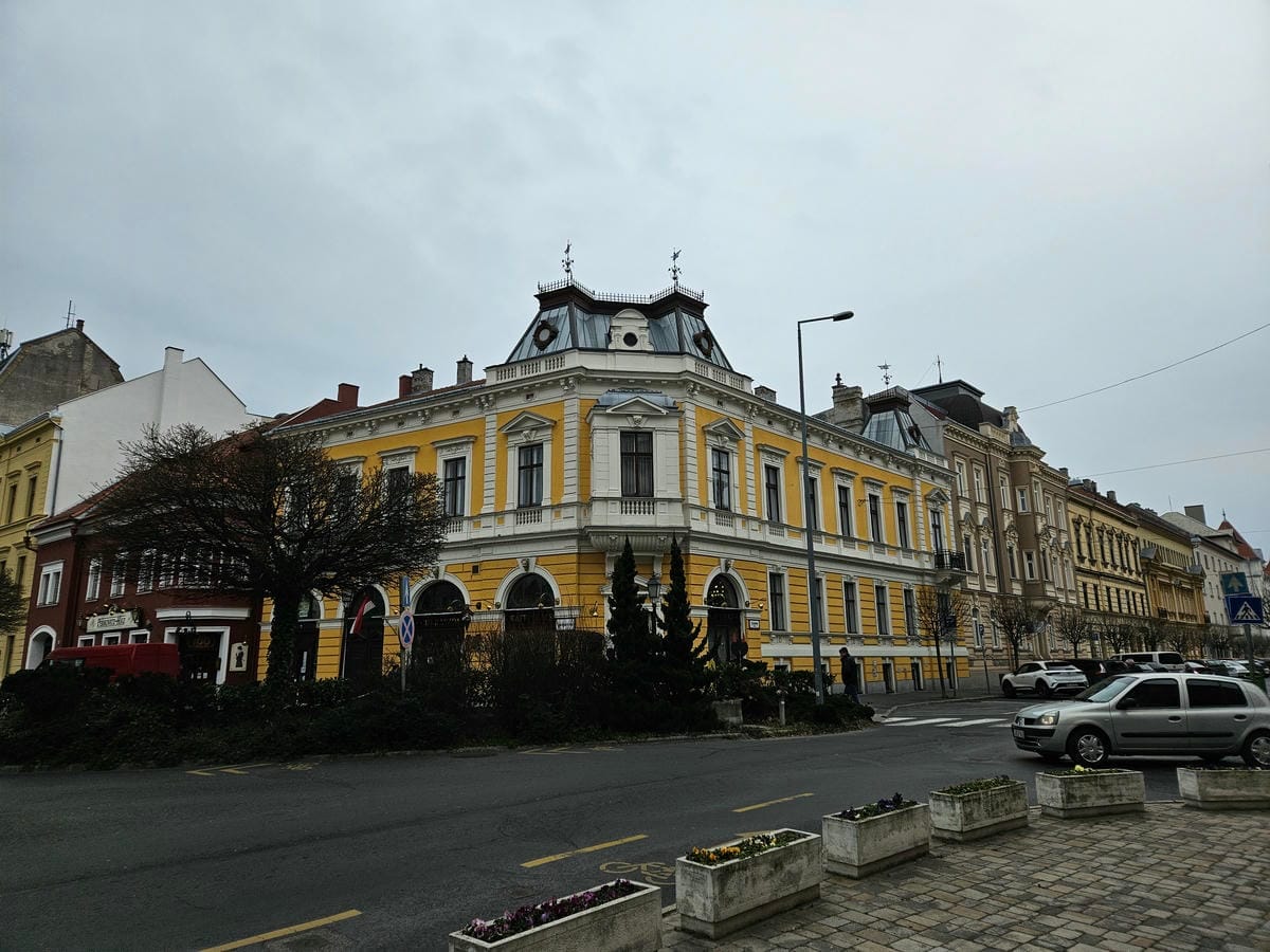 Dömötöri Patisserie and Cafe Outside