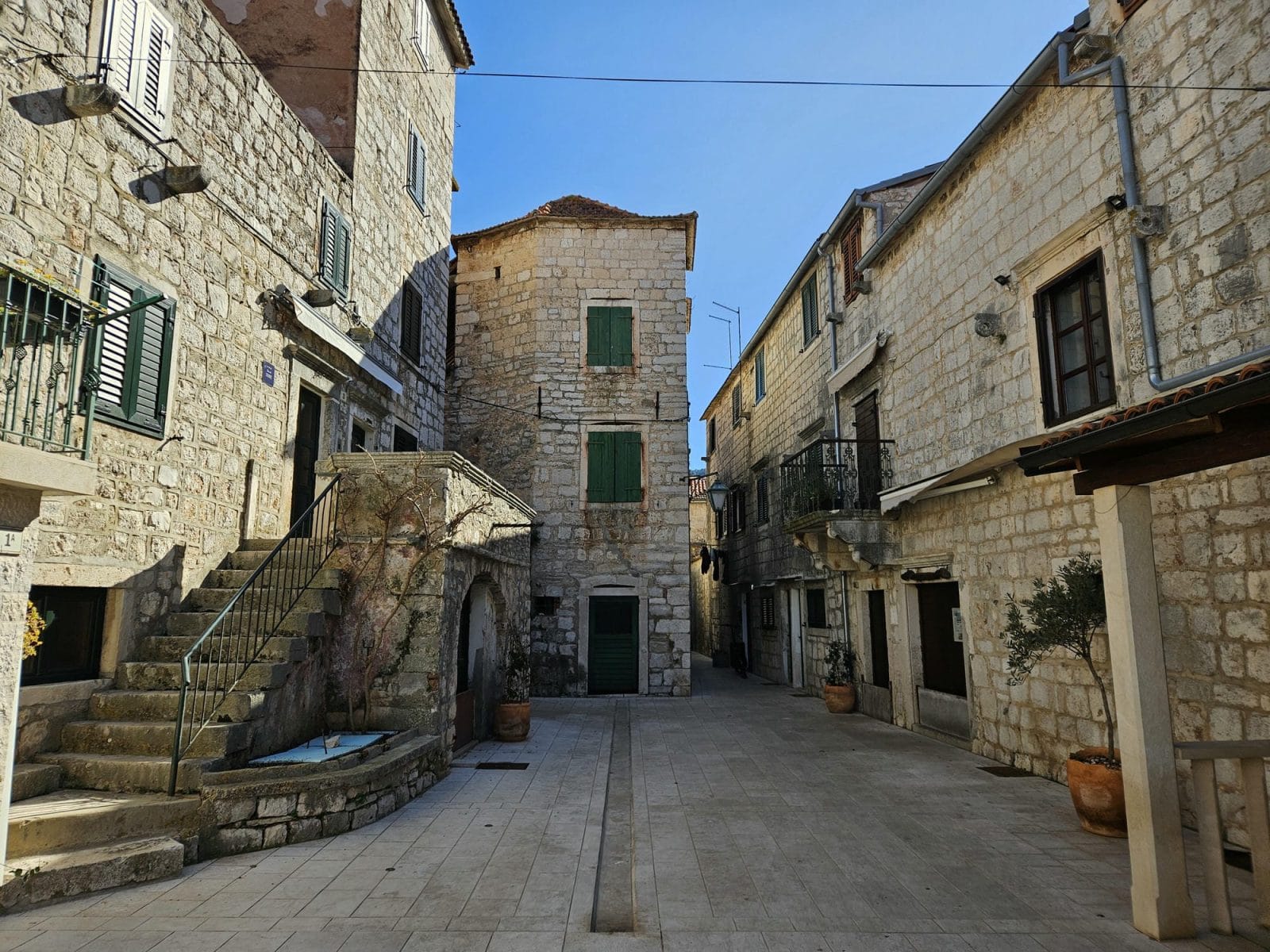 Exploring Stari Grad