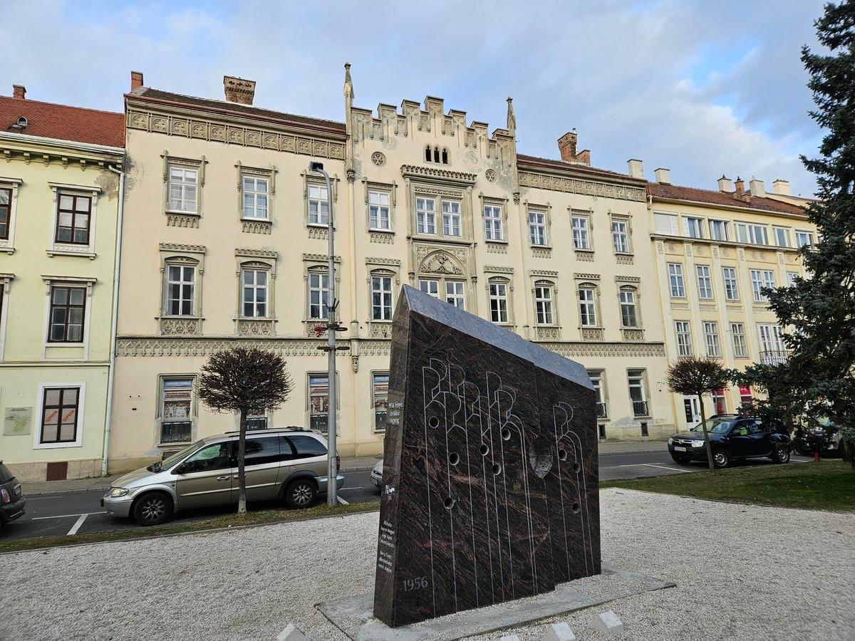 Széchenyi tér 1956 monument