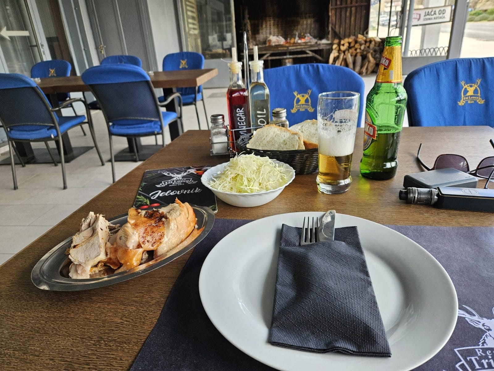 Tri lovca food