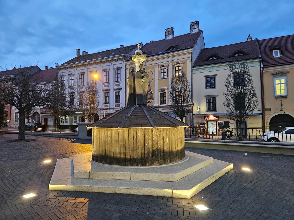 Várkerület Street Dusk