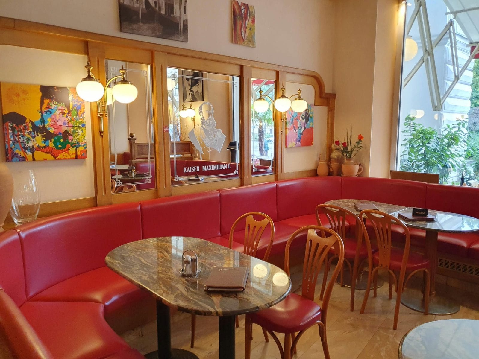 Cafe Restaurant Maximilian
