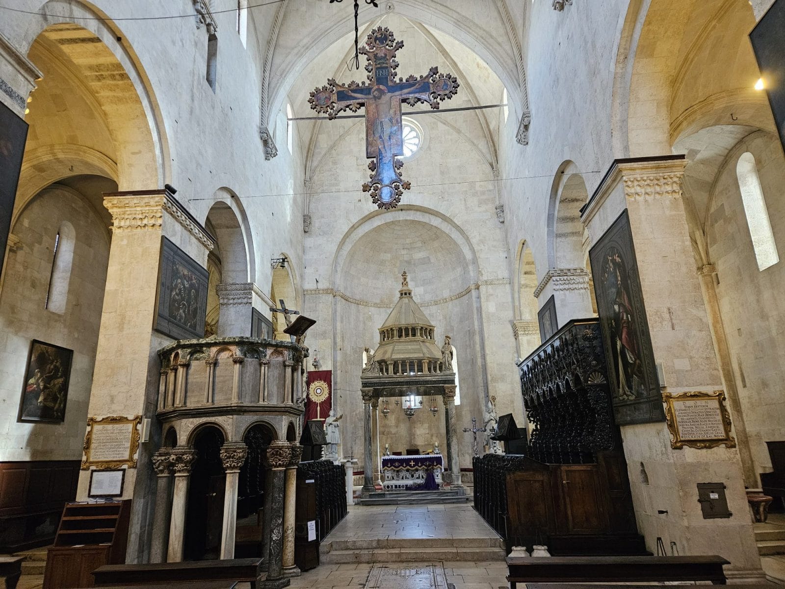 Cathedral Features