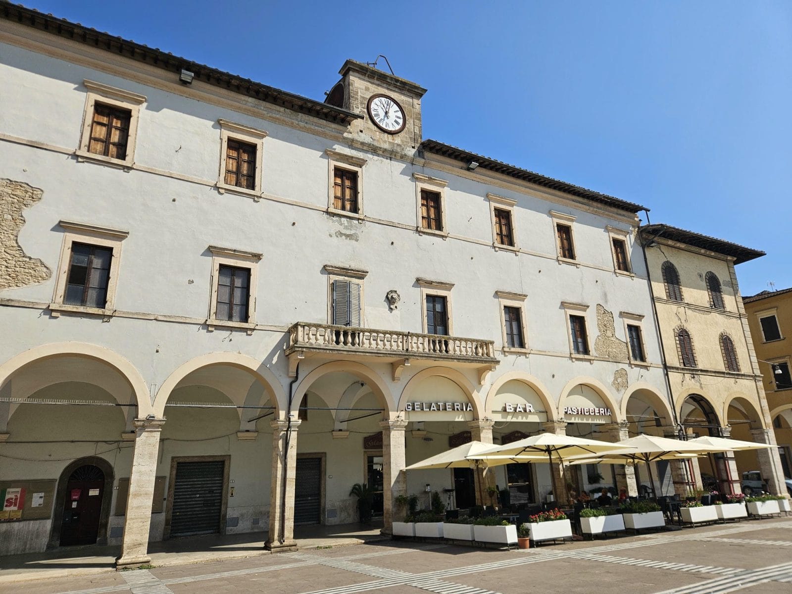 Bar Pasticceria Garibaldi Building