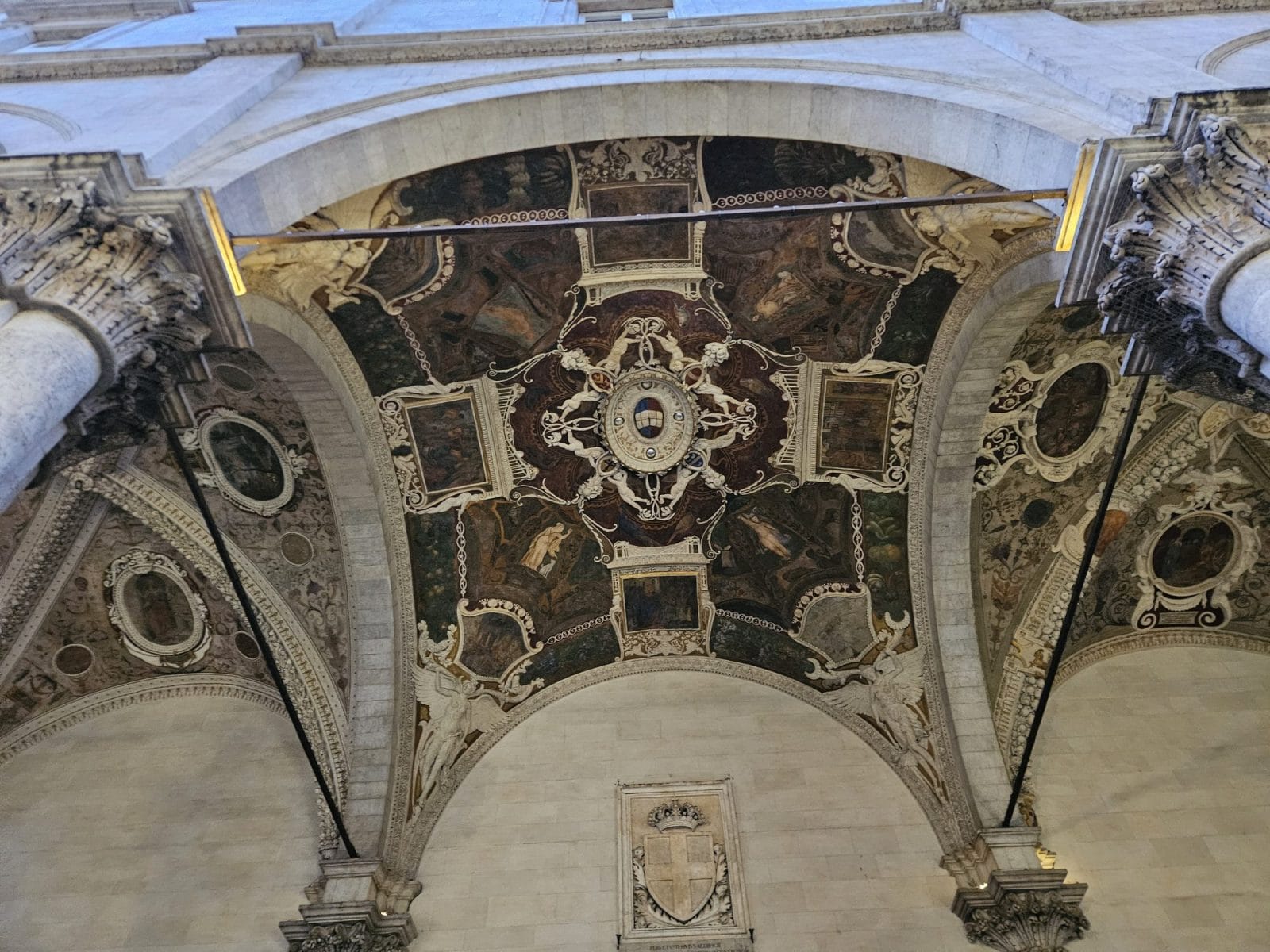 Loggia della Mercanzia Details