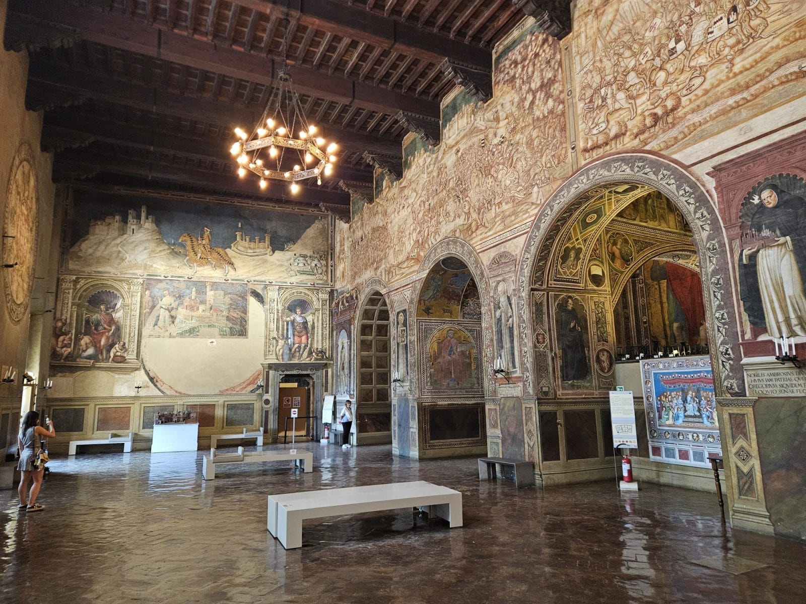 Palazzo Pubblico Impressive Decor