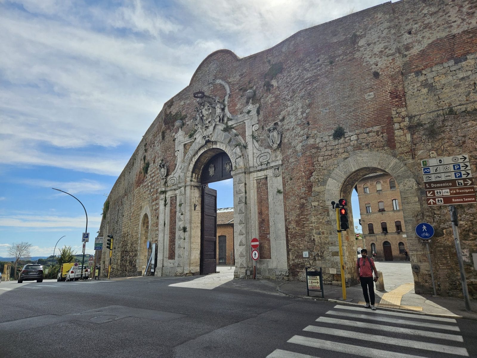 Porta Camollia Outside