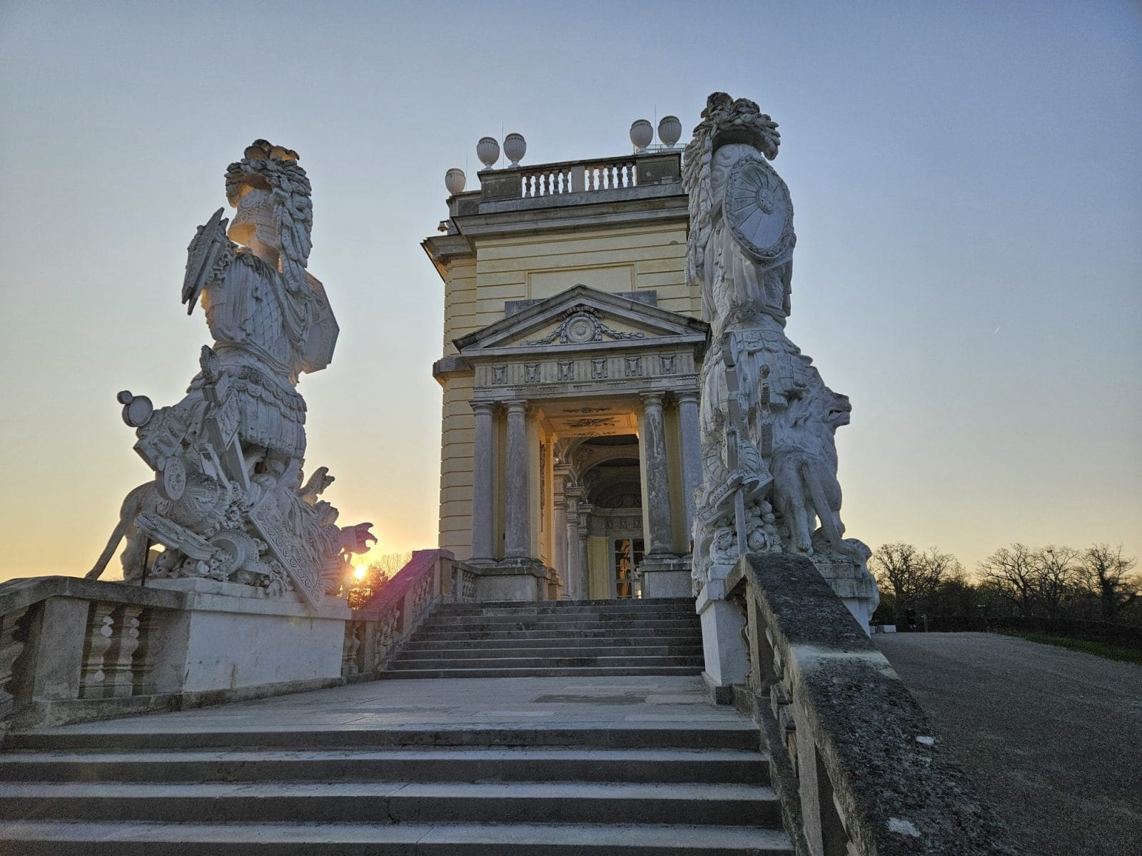 Gloriette Schönbrunn Statues Sunrise