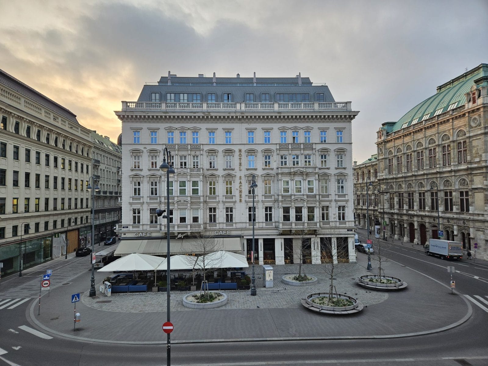 Hotel Sacher Sunrise