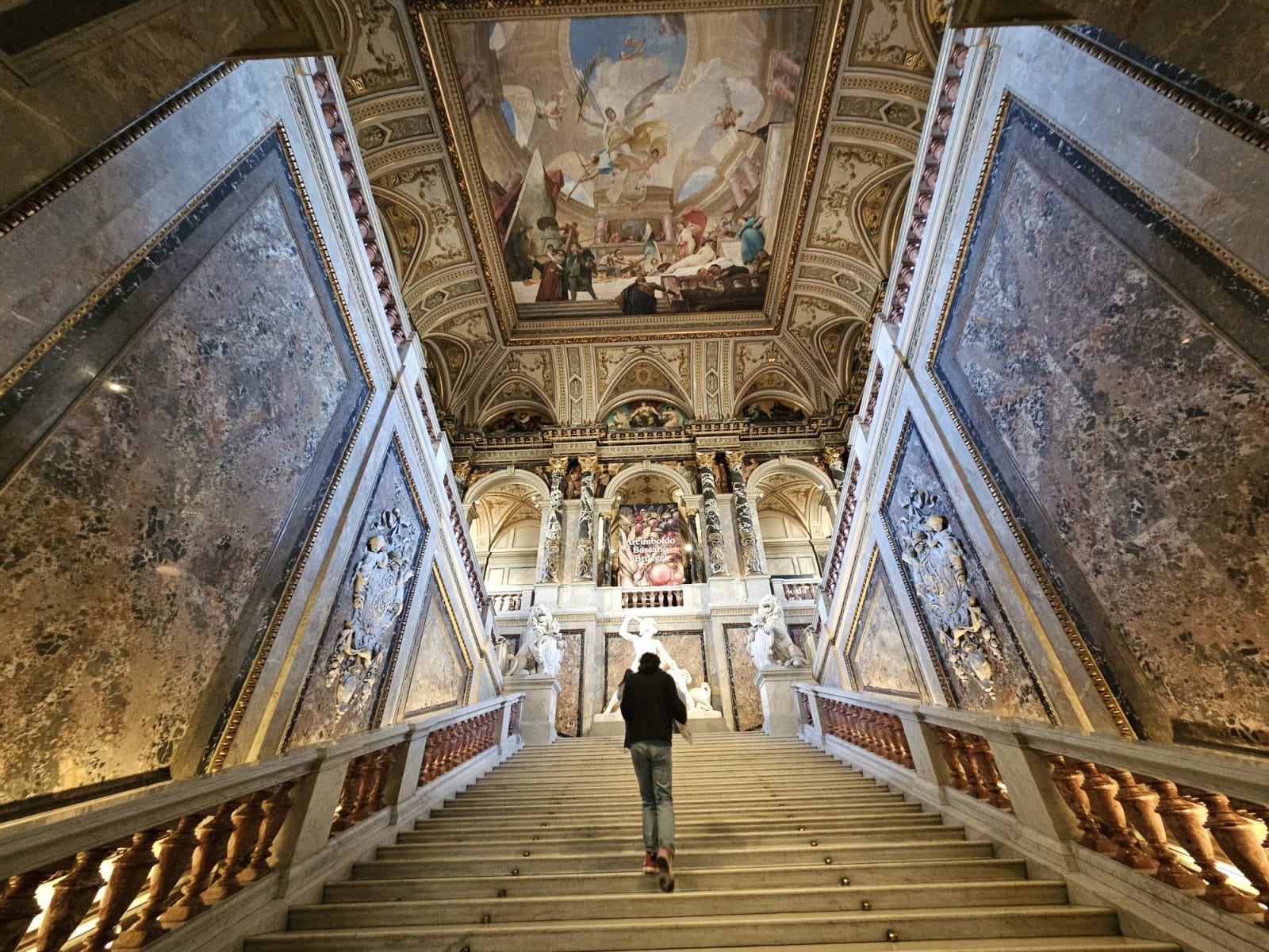 Kunsthistorisches Museum Stairs