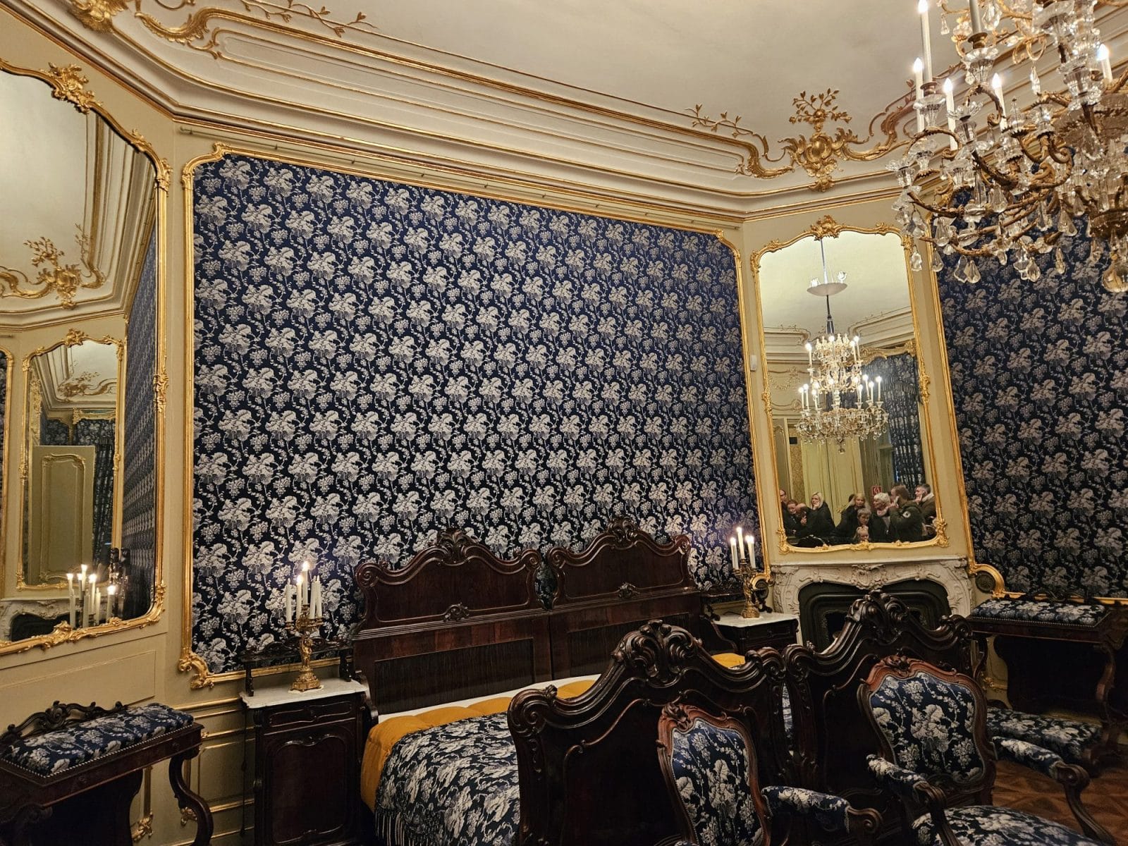 The Imperial Couple’s Bedroom Decor