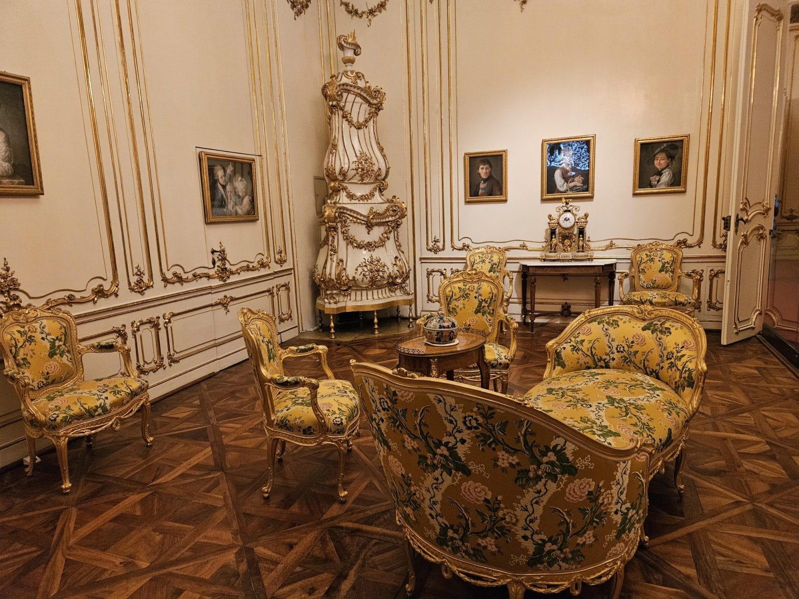 Yellow Salon Palace