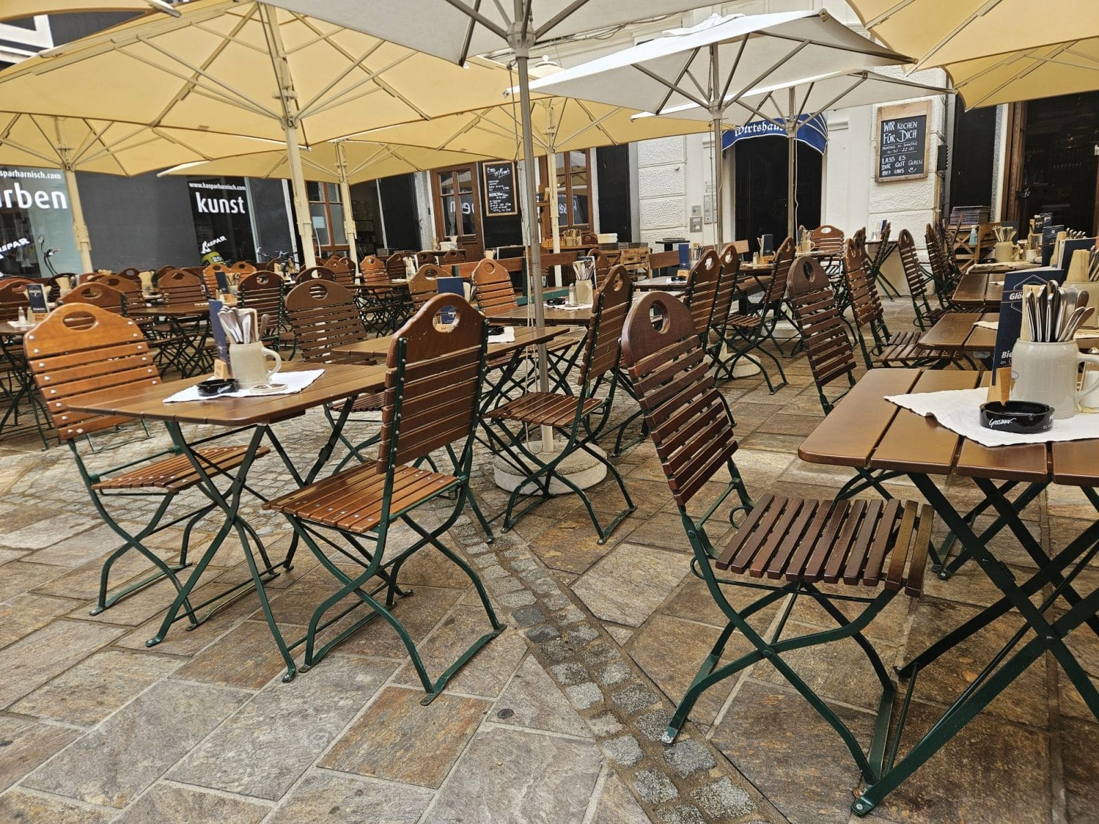 Glöckl Bräu Beer Garden