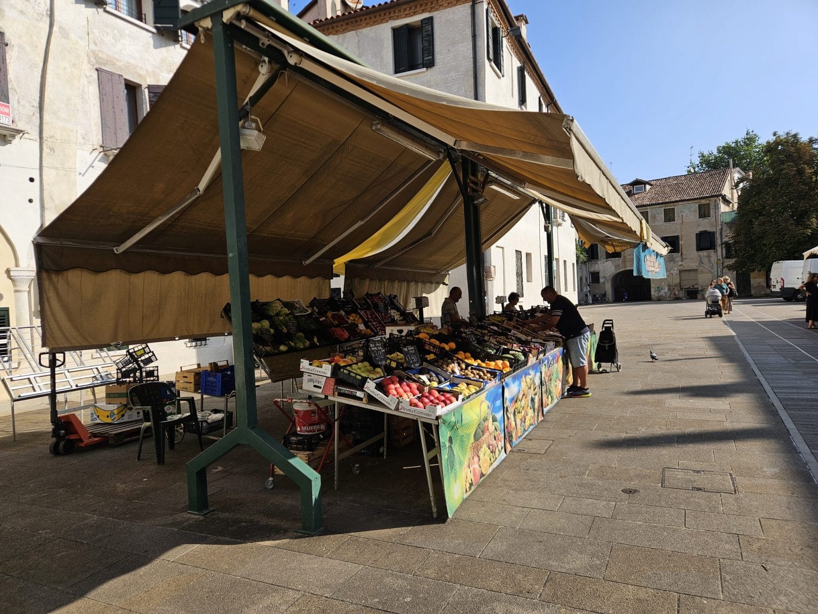Piazzetta San Parisio Market