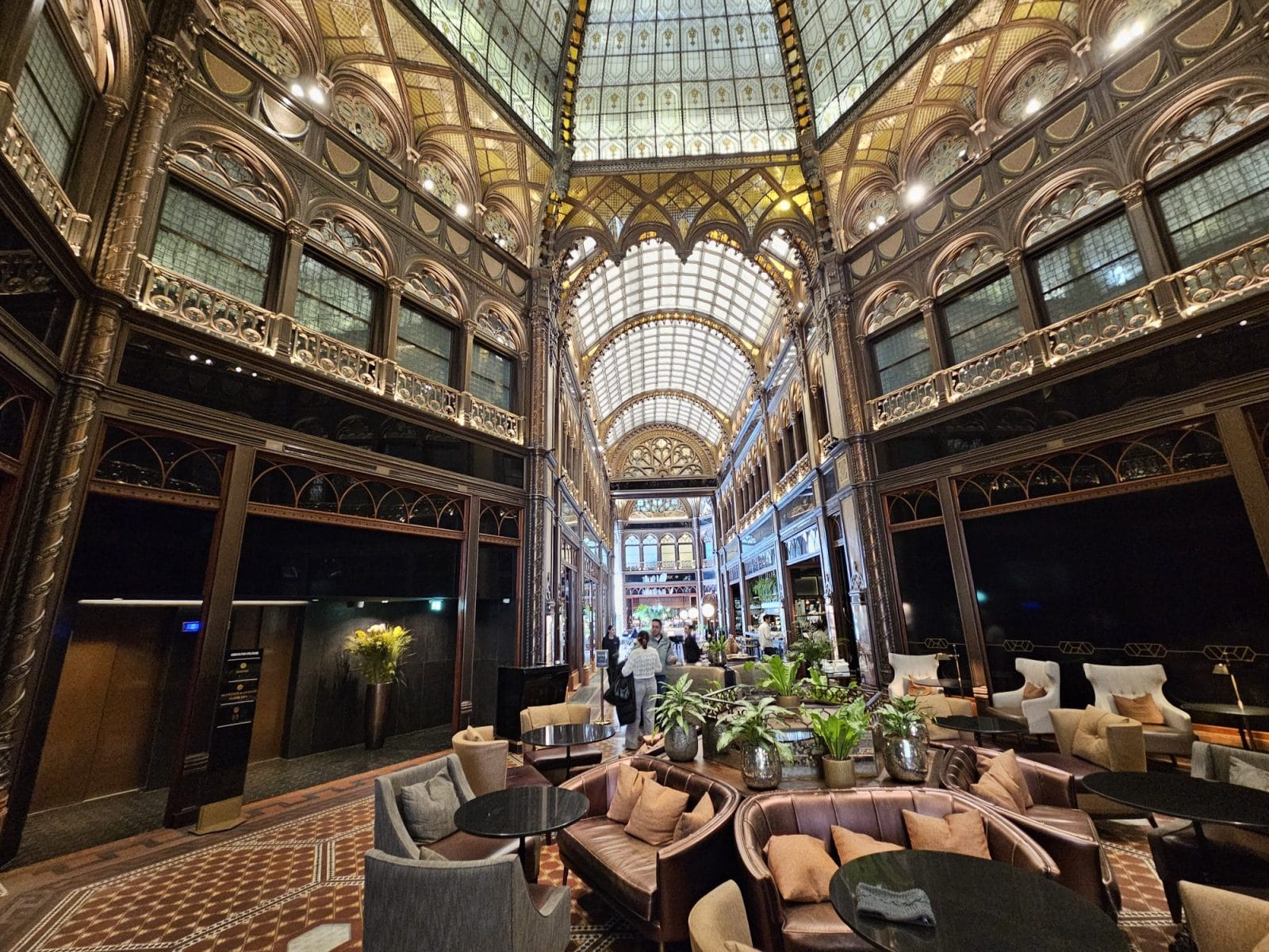 Párisi Udvar Hotel Inside