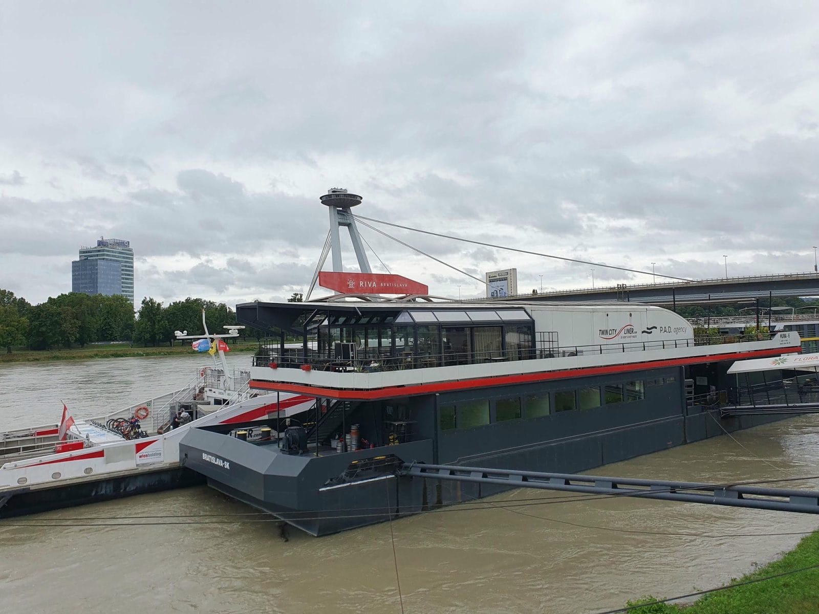 Twin City Liner