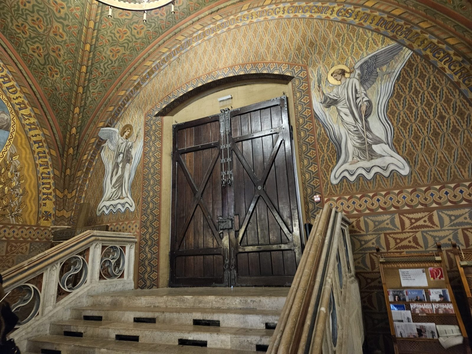 murals of angels by Bertalan Székely