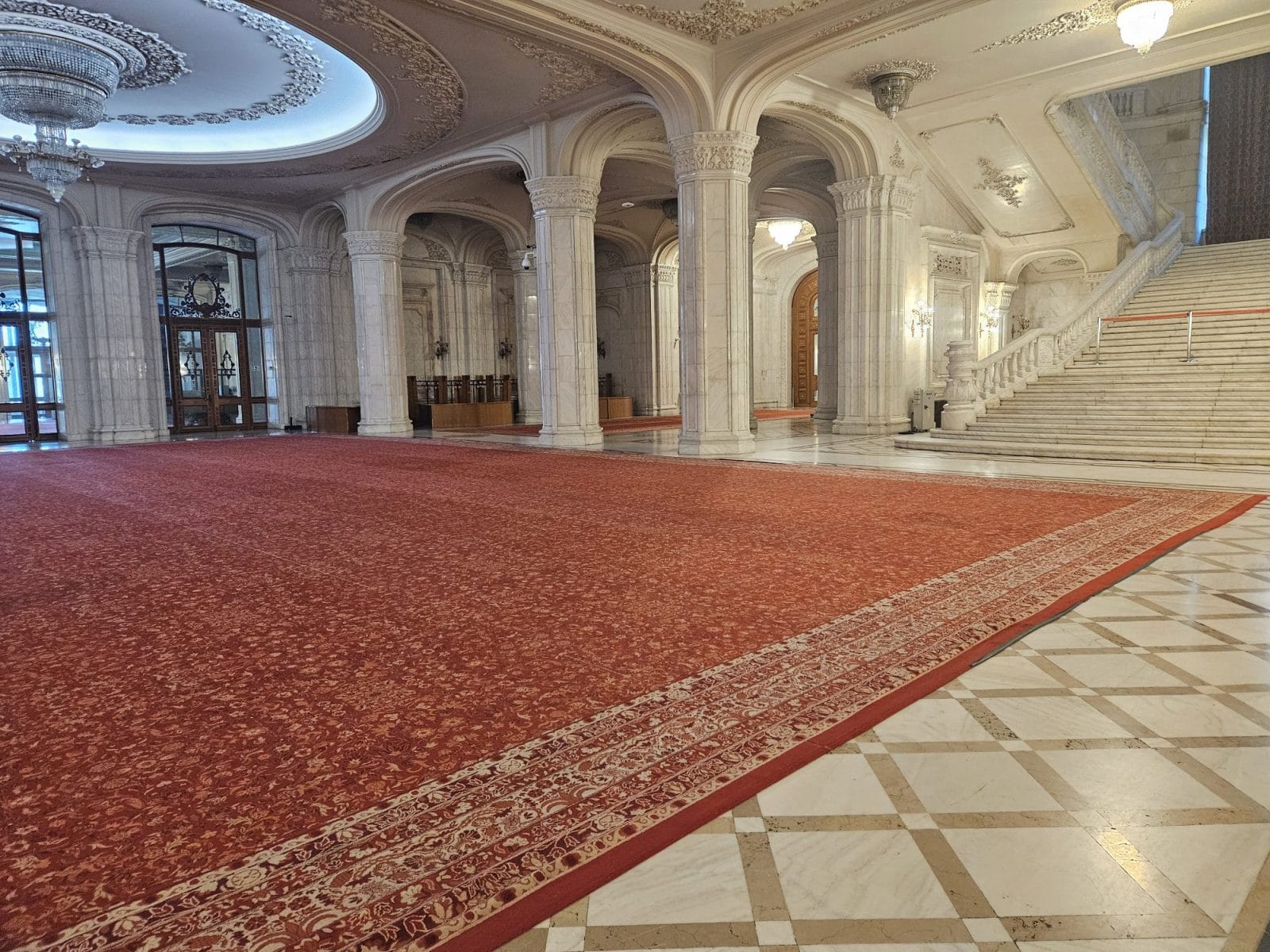 official entrance or Gallery of Honour