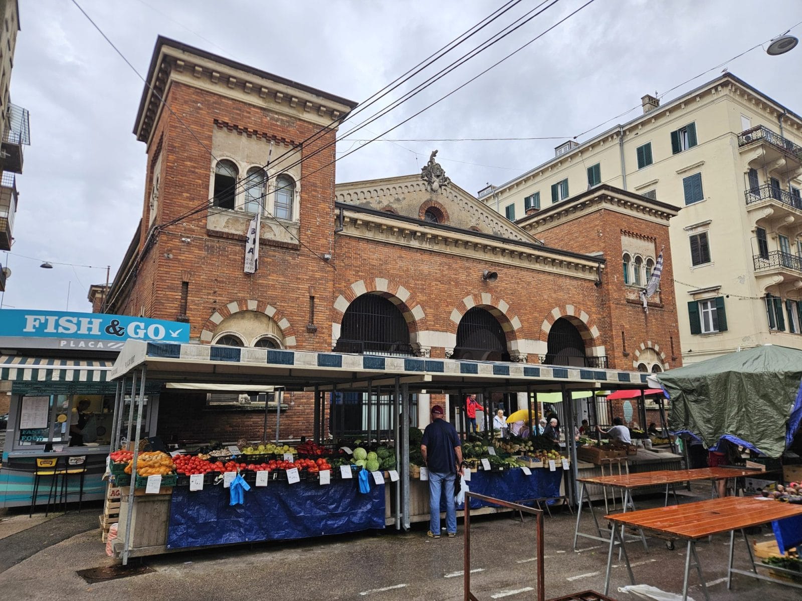 Fish market building