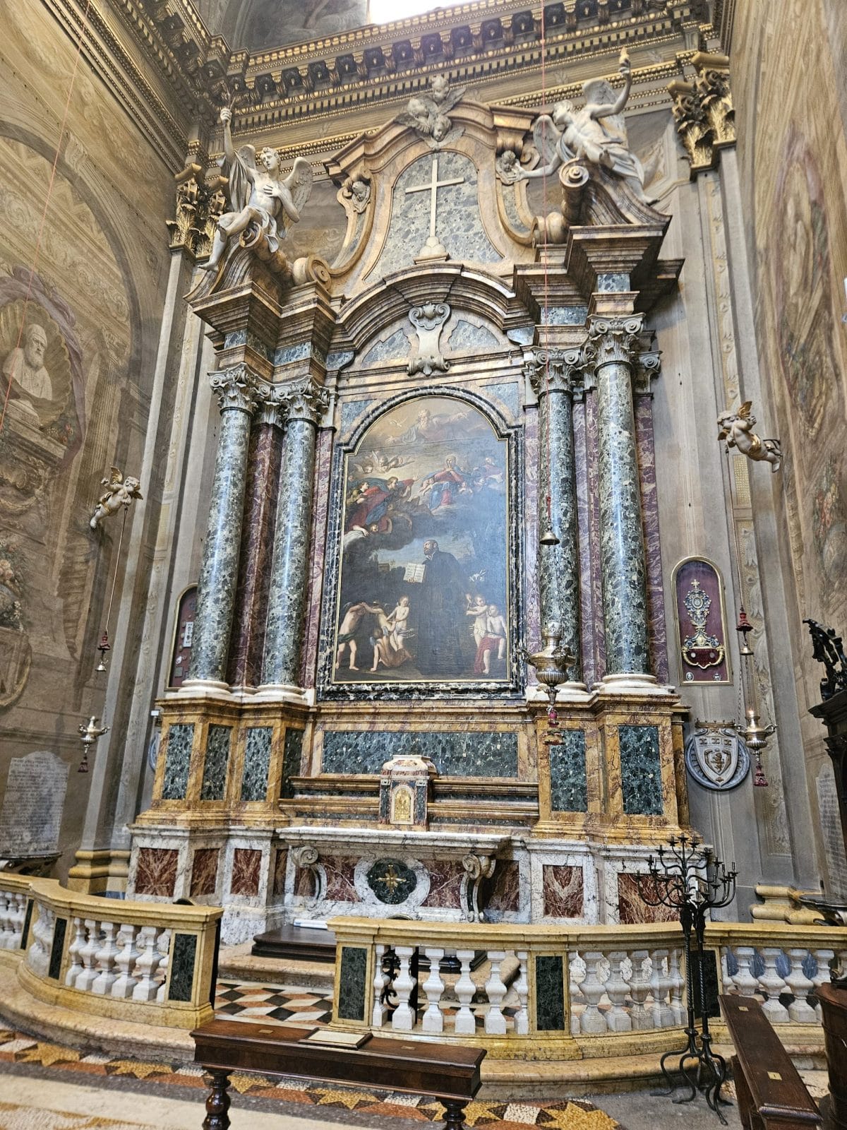 Basilica Collegiata dei Santi Bartolomeo e Gaetano Details