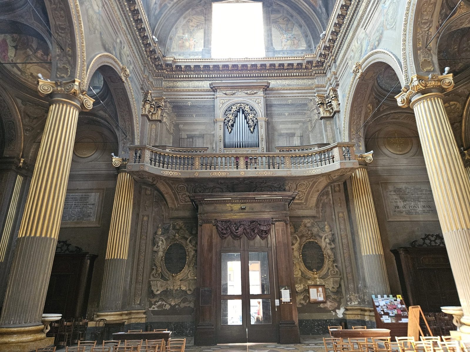 Basilica Collegiata dei Santi Bartolomeo e Gaetano Organ