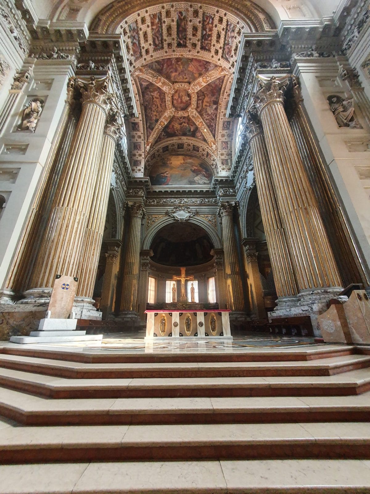 Cattedrale Metropolitana di San Pietro Altar