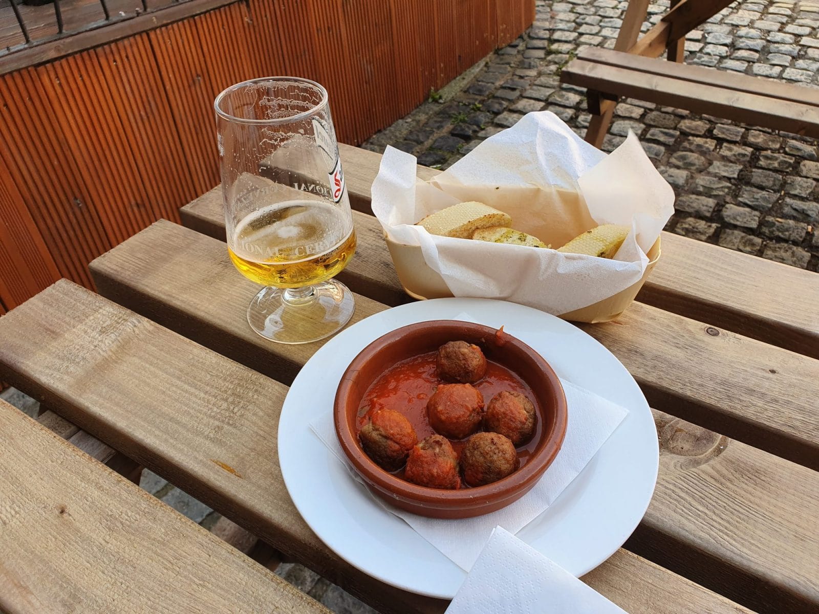 Locanta Meatballs